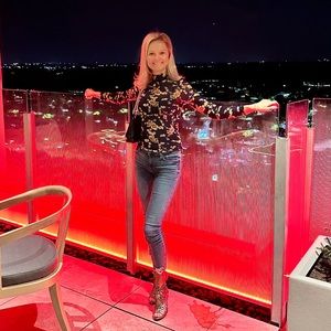 Meet your Posher, Vera